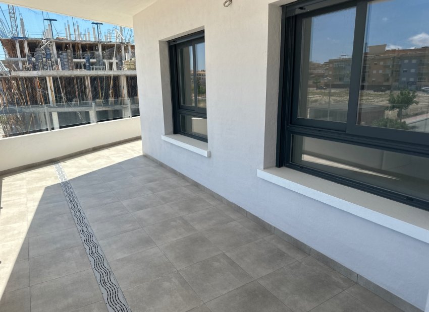 Reventa - Apartamento -
San Miguel de Salinas