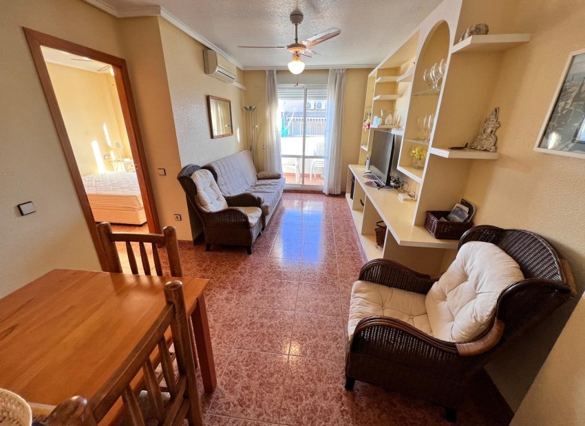 Reventa - Apartamento -
Torrevieja - Centro