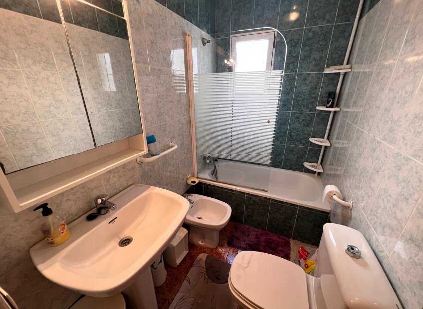 Reventa - Apartamento -
Torrevieja - Centro