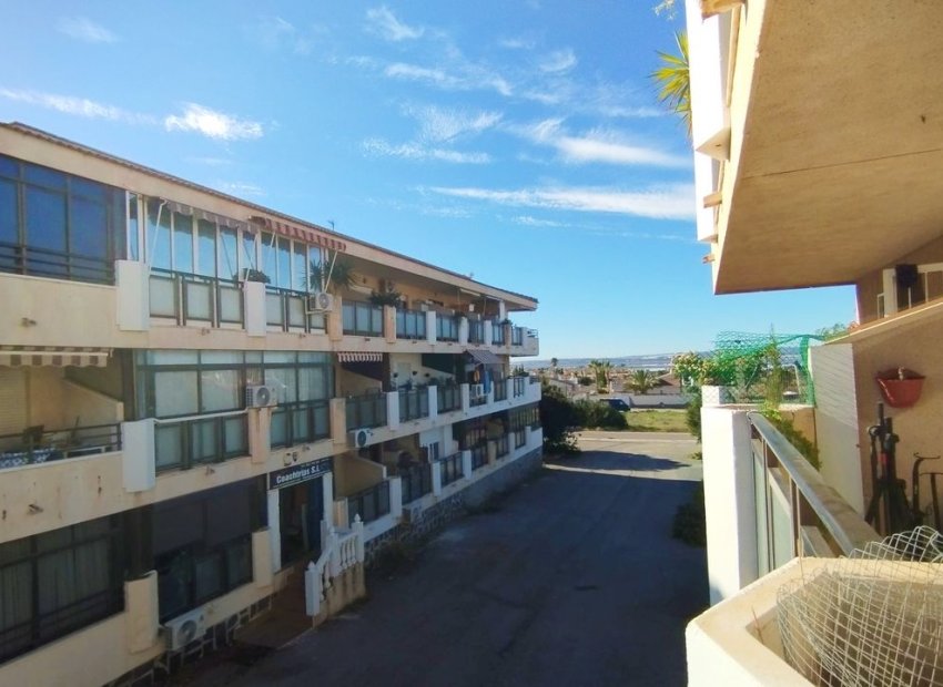 Reventa - Apartamento -
Torrevieja - El Chaparral