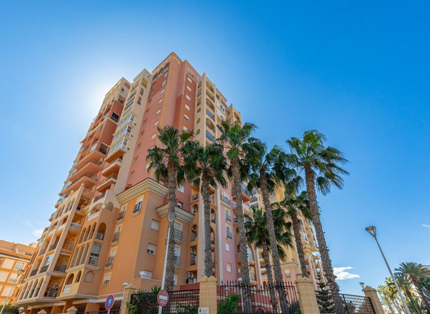 Reventa - Apartamento -
Torrevieja - Playa de los locos