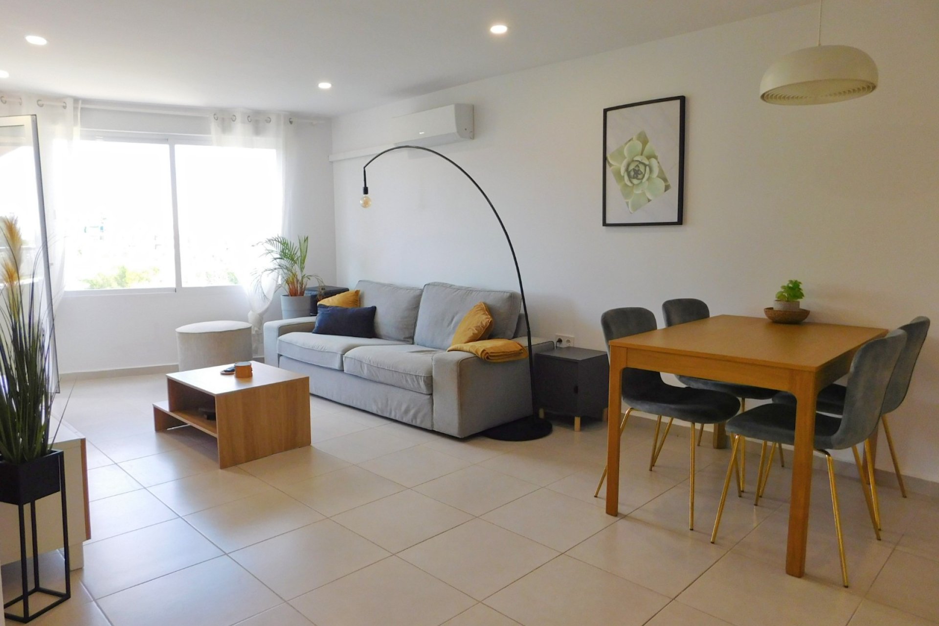 Reventa - Apartamento -
Torrevieja