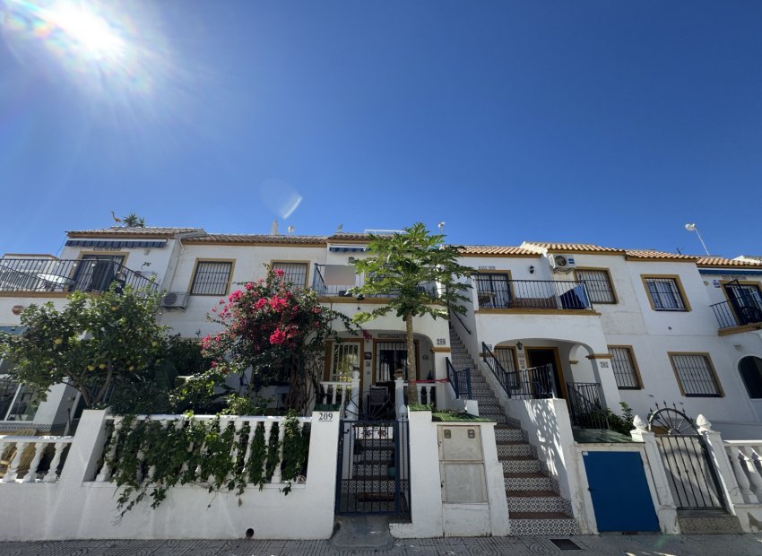 Reventa - Ático -
Orihuela Costa - Los Almendros-La Florida