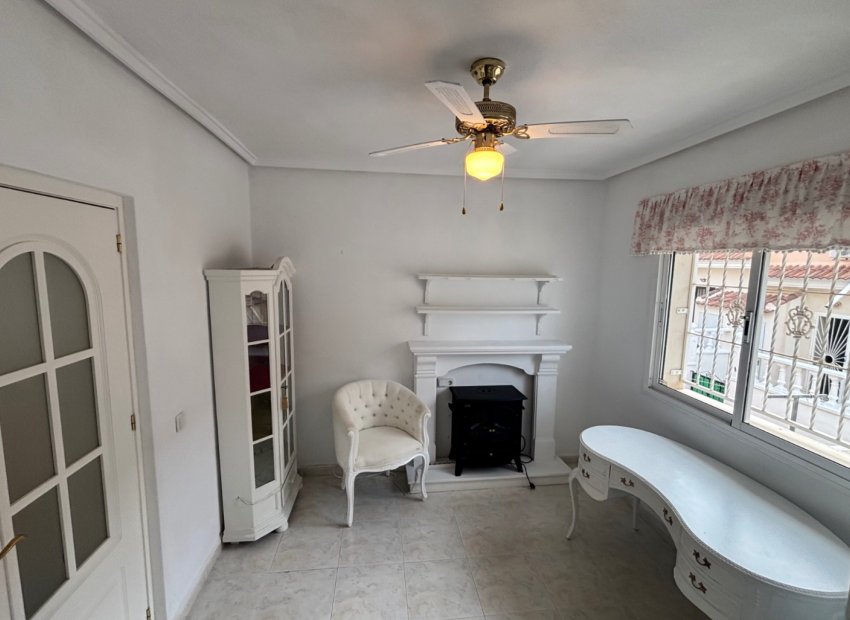 Reventa - Casa adosada -
Benijofar - Monte Azul