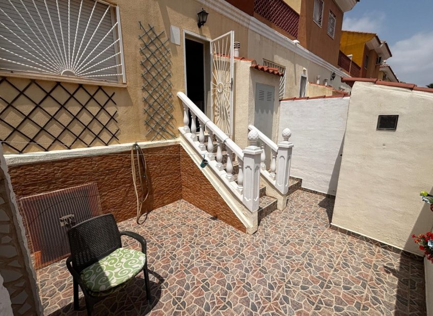 Reventa - Casa adosada -
Ciudad Quesada - Doña Pepa