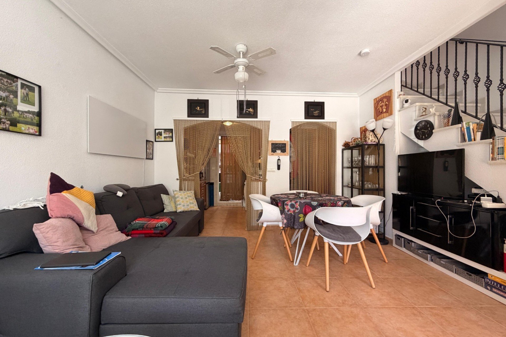 Reventa - Casa adosada -
El Raso