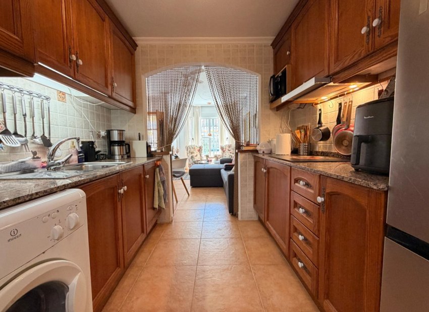 Reventa - Casa adosada -
El Raso