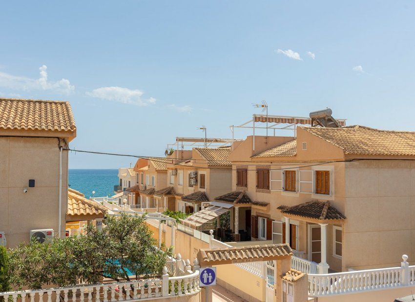 Reventa - Casa adosada -
La Mata - Playa