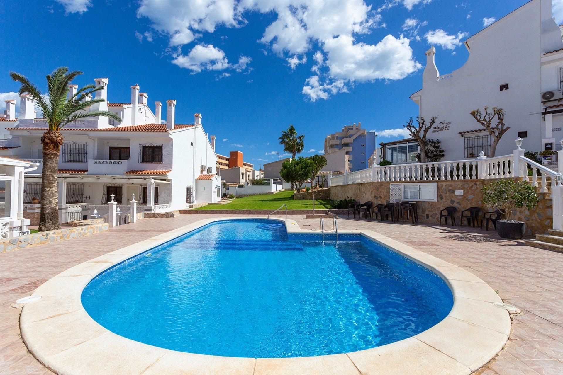 Reventa - Casa adosada -
La Mata
