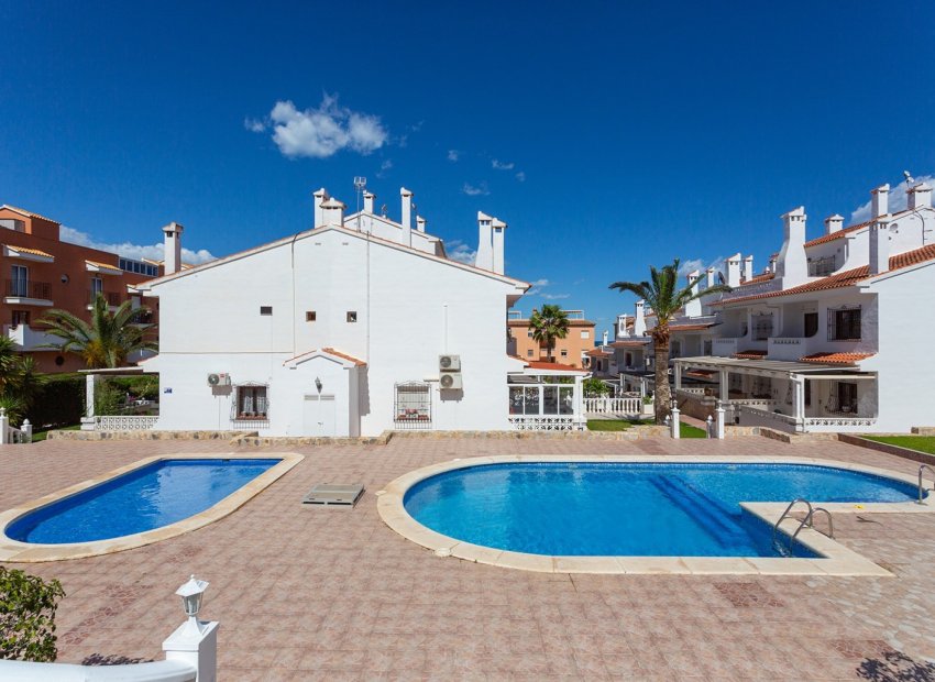 Reventa - Casa adosada -
La Mata