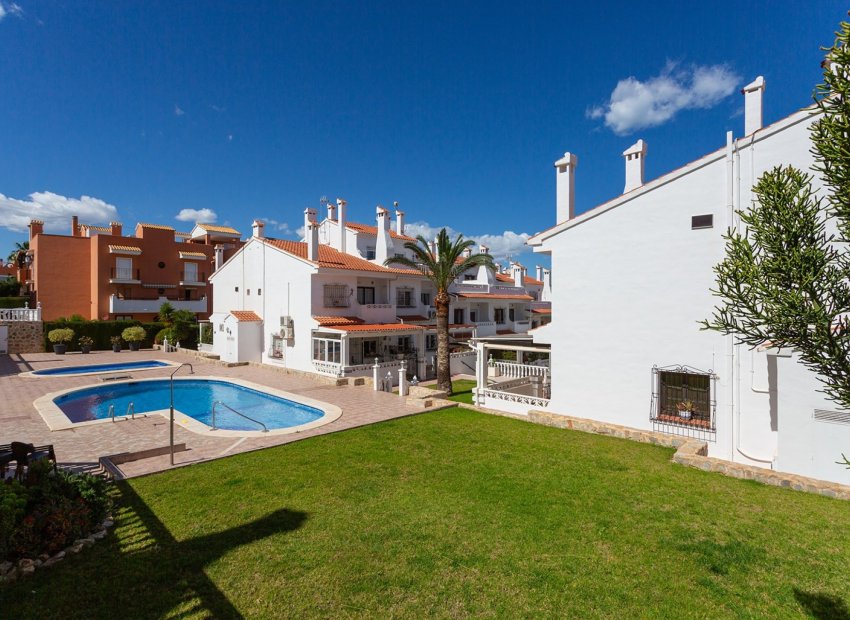 Reventa - Casa adosada -
La Mata