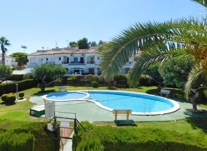 Reventa - Casa adosada -
Torrevieja - Lago Jardin