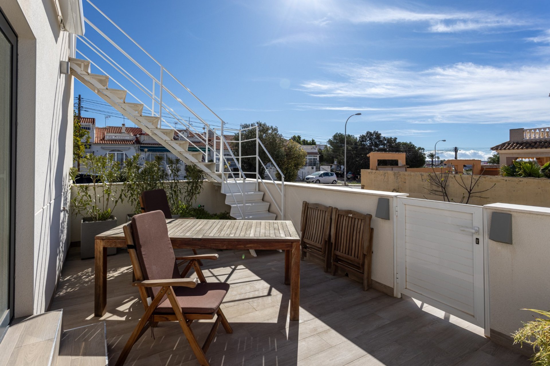 Reventa - Casa adosada -
Torrevieja - Urbanización San Luis