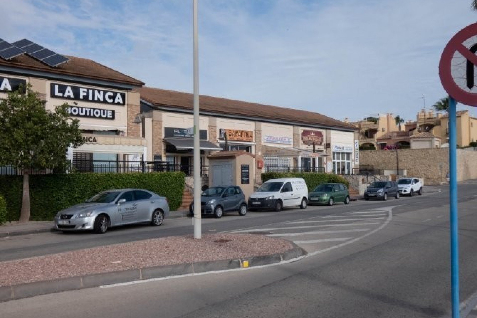 Reventa - Comercial -
Algorfa - La Finca Golf Course