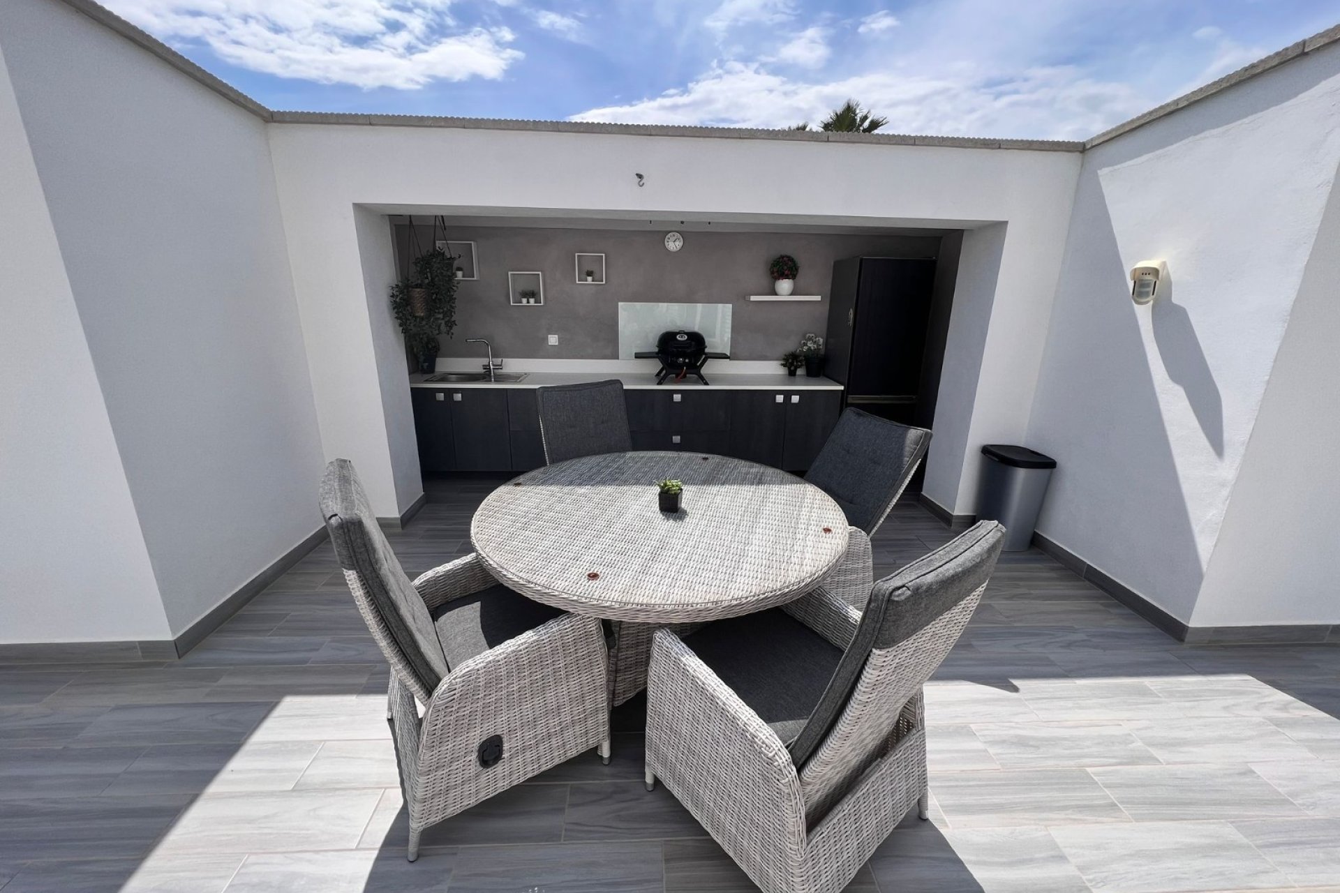 Reventa - Finca   -
Elche - La Marina