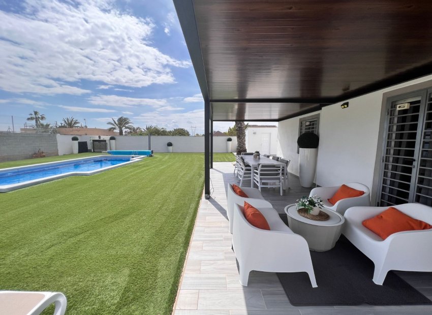 Reventa - Finca   -
Elche - La Marina