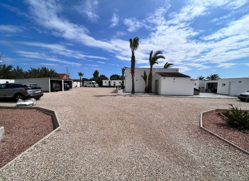 Reventa - Finca   -
Elche - La Marina
