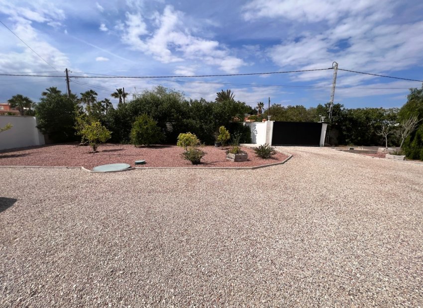 Reventa - Finca   -
Elche - La Marina
