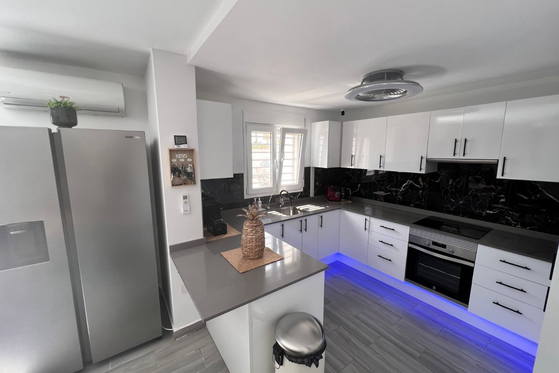 Reventa - Finca   -
Elche - La Marina