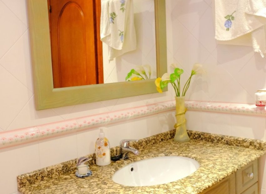 Reventa - Finca   -
Orihuela