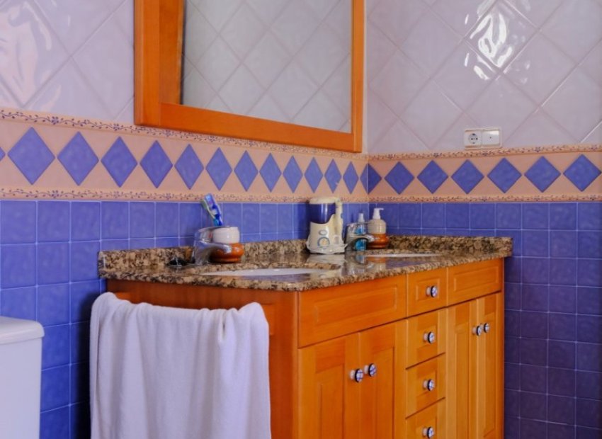 Reventa - Finca   -
Orihuela