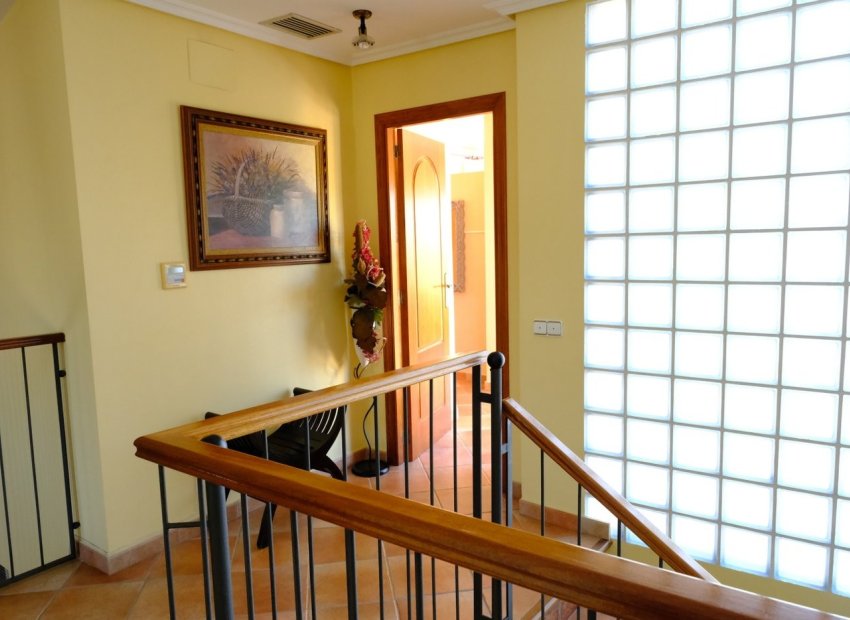 Reventa - Finca   -
Orihuela