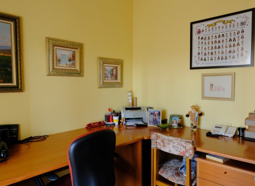 Reventa - Finca   -
Orihuela