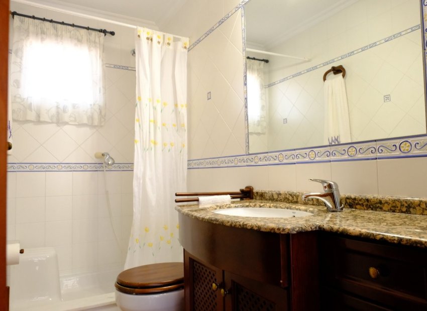 Reventa - Finca   -
Orihuela