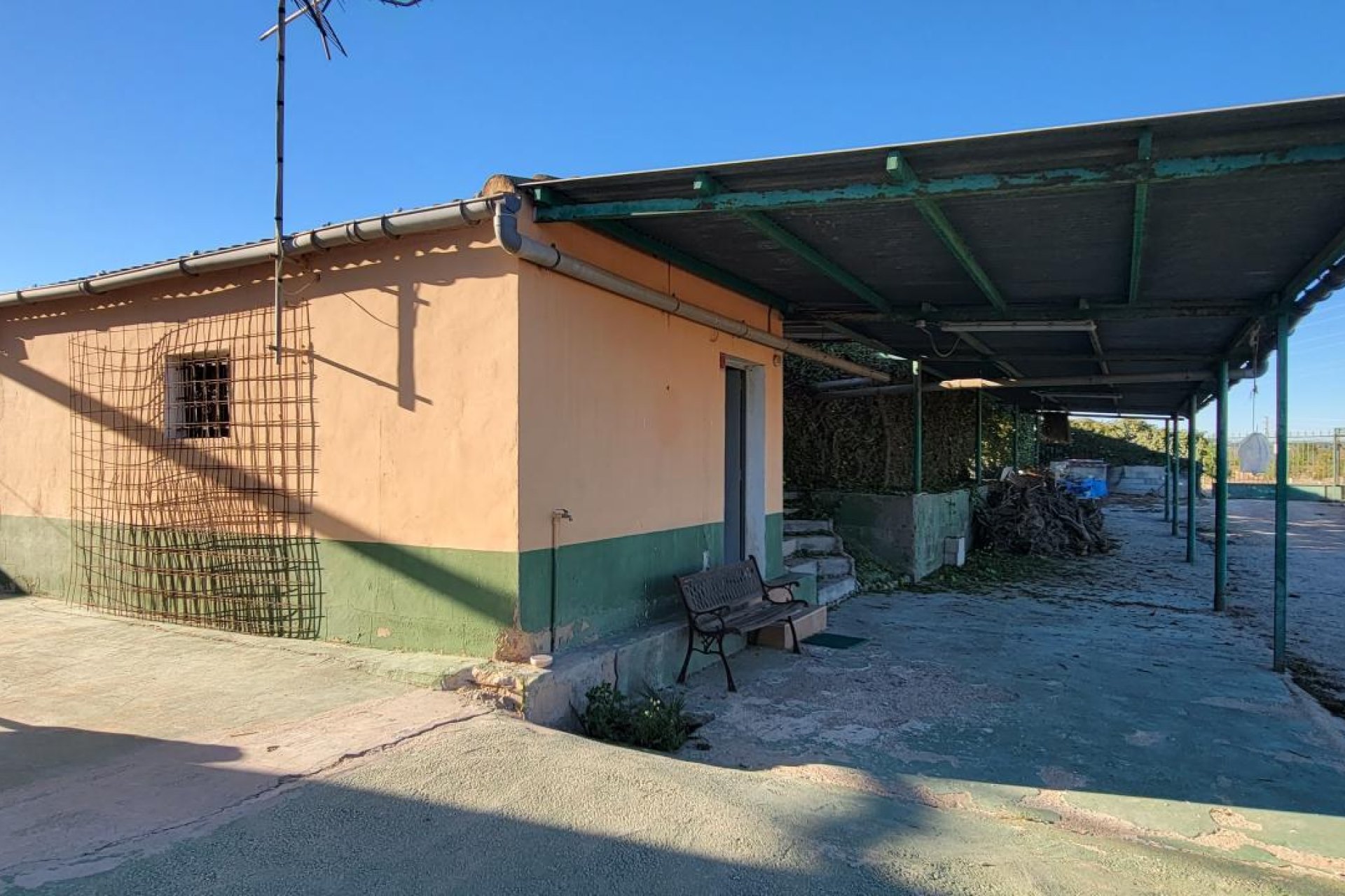 Reventa - Finca   -
San Miguel de Salinas