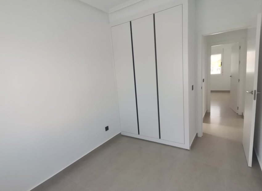 Reventa - Independiente / Villa -
Algorfa - Lo Crispin