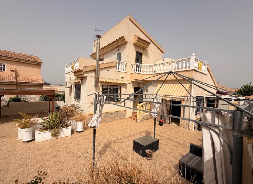 Reventa - Independiente / Villa -
Benijofar - Benimar