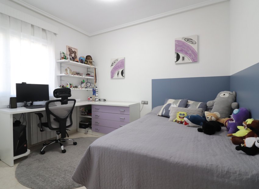 Reventa - Independiente / Villa -
Benijofar - Monte Azul