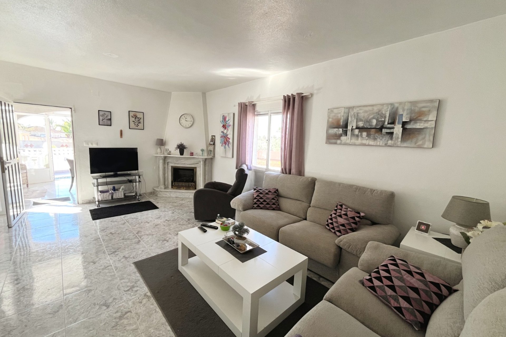 Reventa - Independiente / Villa -
Benijofar - Monte Azul
