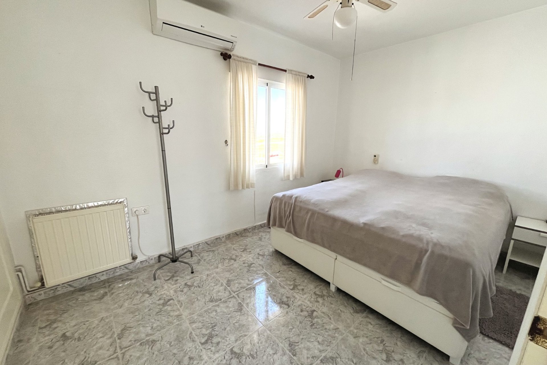 Reventa - Independiente / Villa -
Benijofar - Monte Azul
