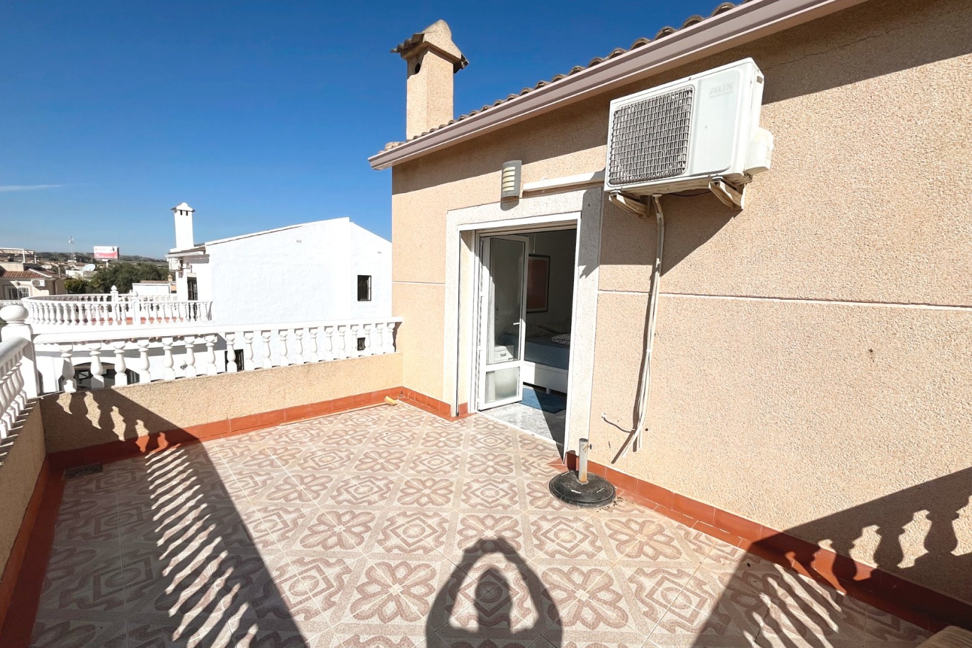 Reventa - Independiente / Villa -
Benijofar - Monte Azul
