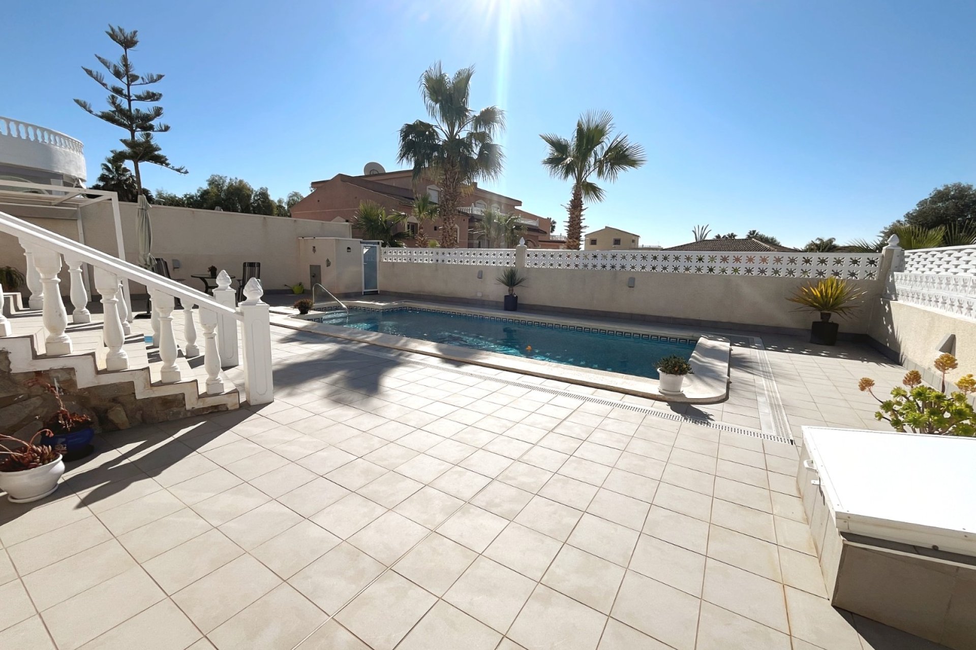 Reventa - Independiente / Villa -
Benijofar - Monte Azul