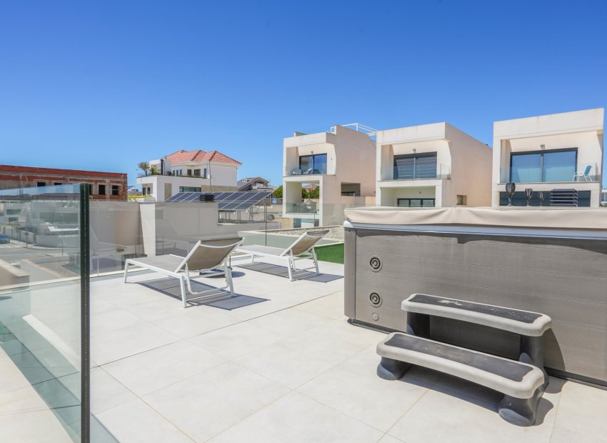 Reventa - Independiente / Villa -
Benijofar