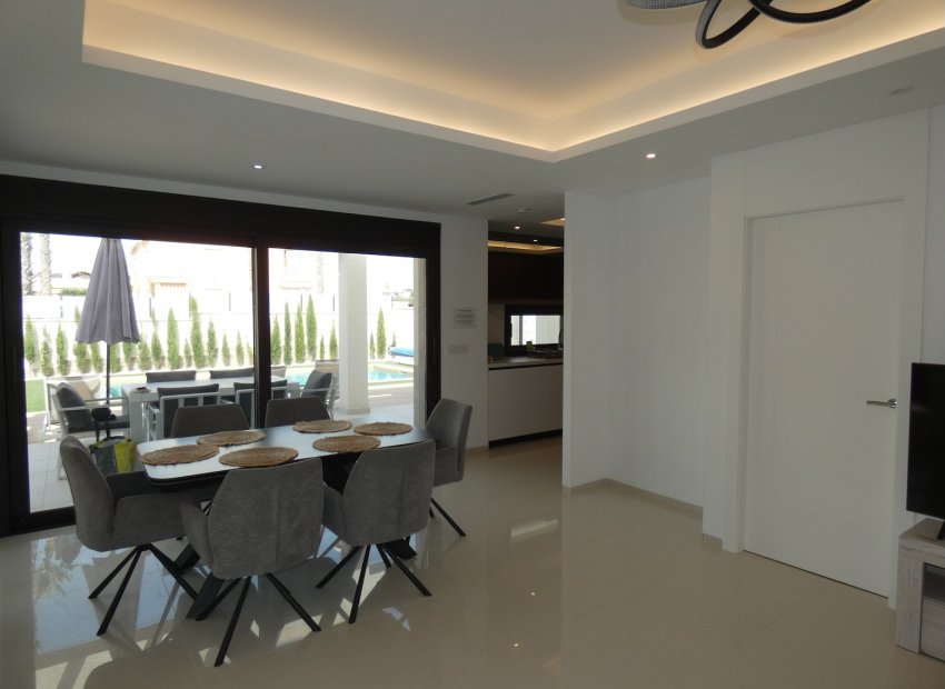 Reventa - Independiente / Villa -
Ciudad Quesada - Rojales - Ciudad Quesada