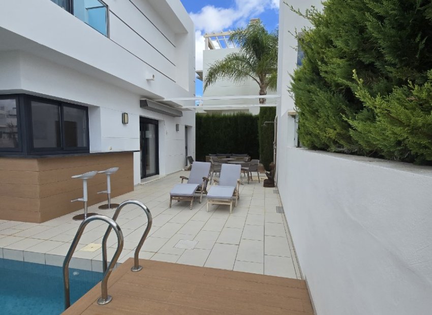 Reventa - Independiente / Villa -
Ciudad Quesada - Rojales - Ciudad Quesada