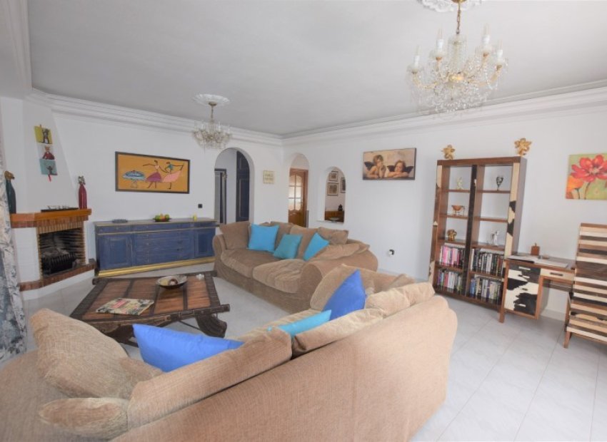 Reventa - Independiente / Villa -
Ciudad Quesada - Rojales - Pueblo Bravo