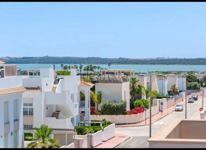 Reventa - Independiente / Villa -
Ciudad Quesada - Rojales - Pueblo Bravo