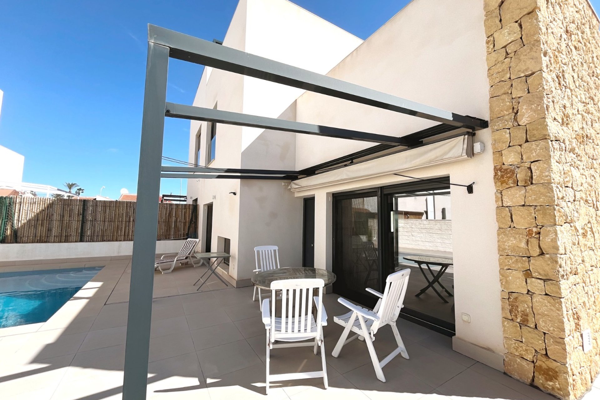 Reventa - Independiente / Villa -
Ciudad Quesada - Rojales - Pueblo Bravo
