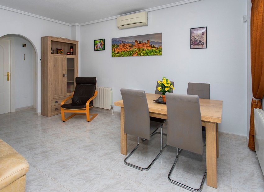 Reventa - Independiente / Villa -
Ciudad Quesada - Rojales - Pueblo