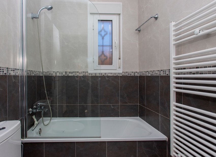 Reventa - Independiente / Villa -
Ciudad Quesada - Rojales - Pueblo