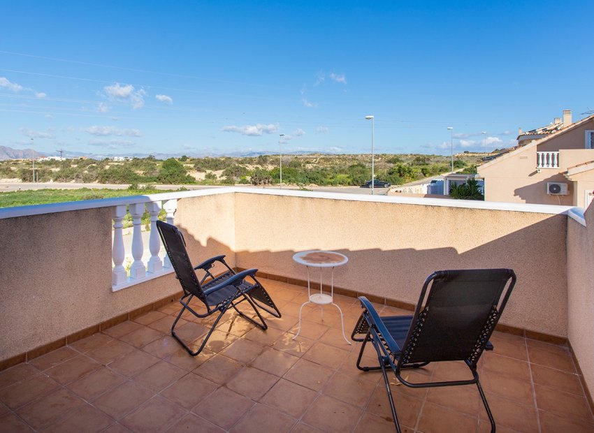 Reventa - Independiente / Villa -
Ciudad Quesada - Rojales - Pueblo