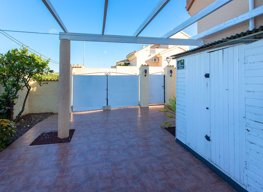 Reventa - Independiente / Villa -
Ciudad Quesada - Rojales - Pueblo