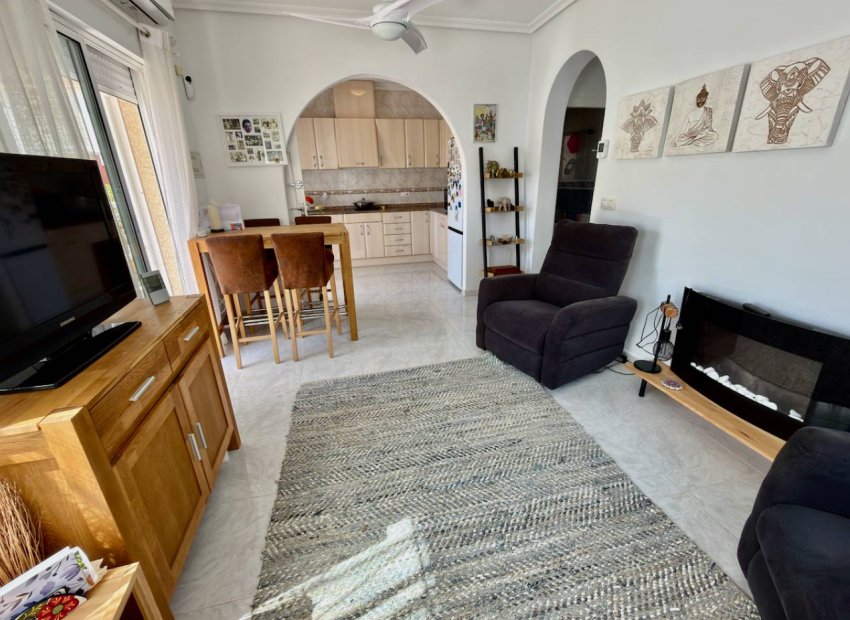 Reventa - Independiente / Villa -
Ciudad Quesada - Rojales - Rojales