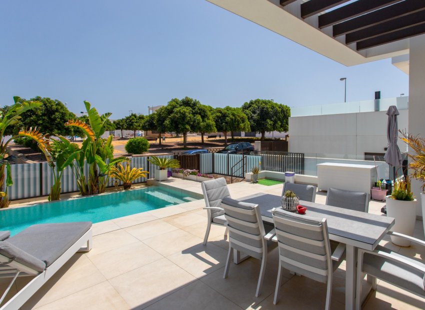 Reventa - Independiente / Villa -
Ciudad Quesada - Rojales - Rojales