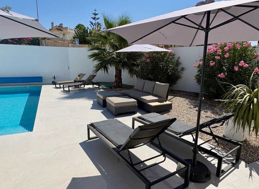 Reventa - Independiente / Villa -
Ciudad Quesada - Rojales - Rojales