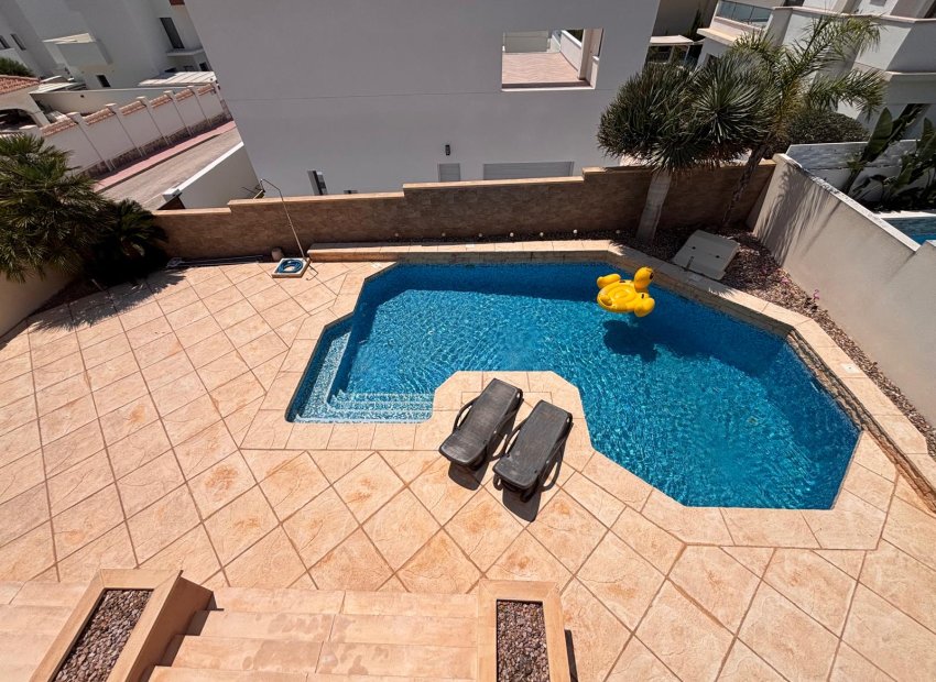 Reventa - Independiente / Villa -
Ciudad Quesada - Rojales - Urbanización Ciudad Quesada